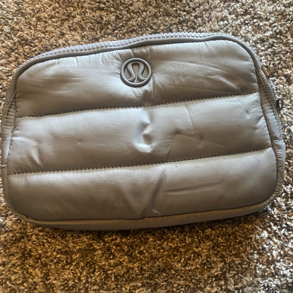 NWT lululemon athletica Wonderpuff Belt Bag